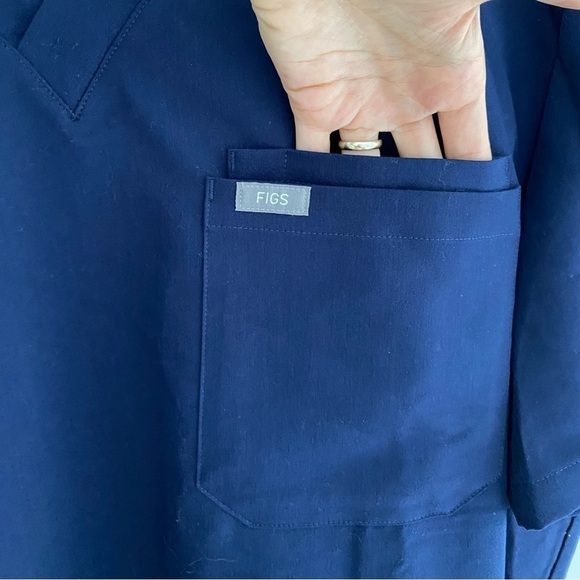NWT FIGS Leon  Two Pocket Scrub Top XXL / 2XL - Picture 6 of 15